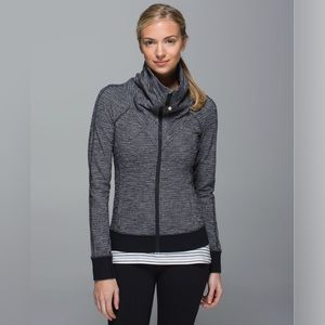 Lululemon Be Present Jacket in Coco Pique Black sz 4